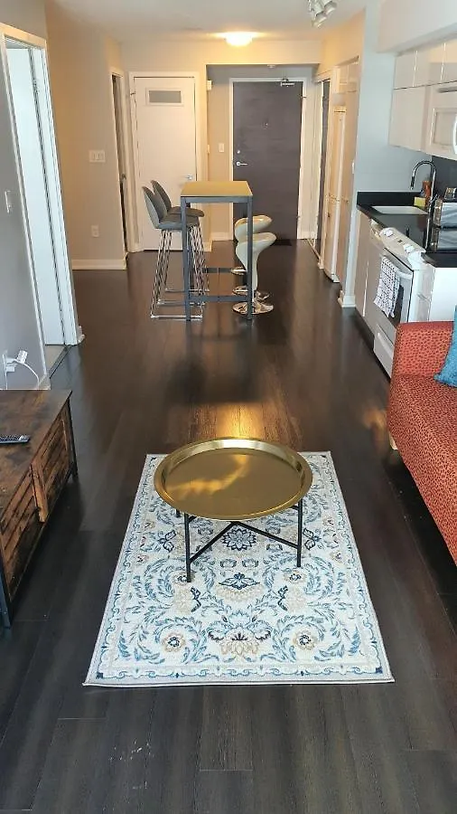 Downtown 2Bed Free Parking Apartment Toronto Canada